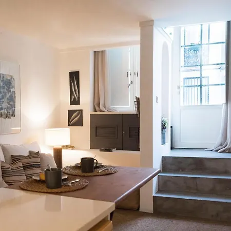 Stylish Tailor Made Flat Appartamento Lisbona
